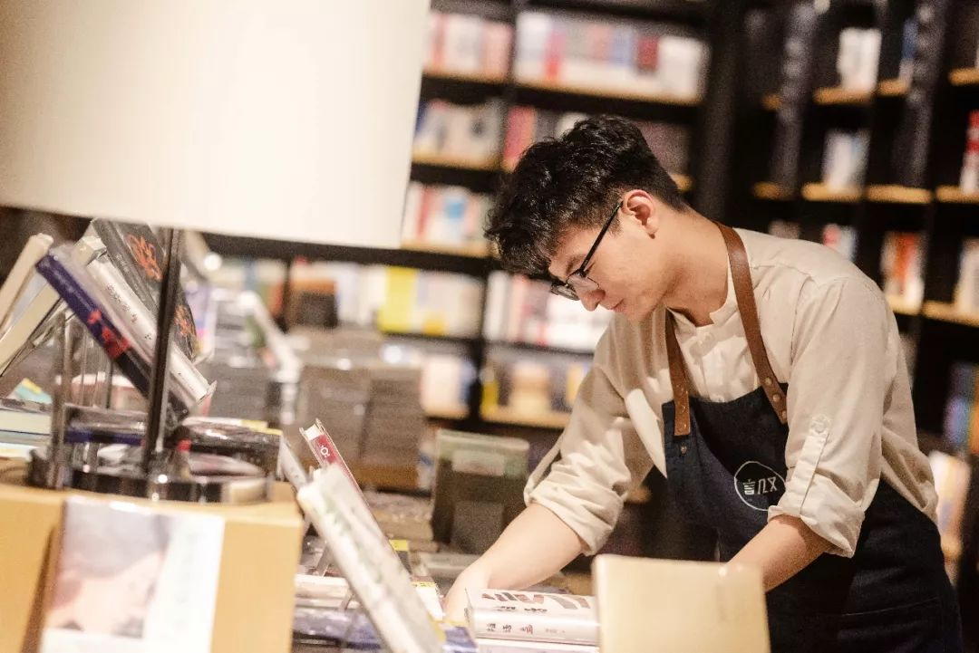 供应链人最怕什么？不是加班，而是干了十年还是“熟练工”